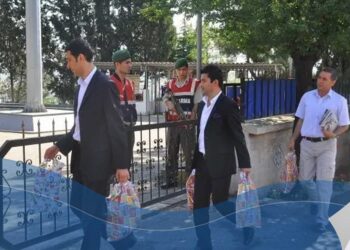 Parêzerên Ocalan serî li dozgeriyê dan