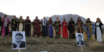 Cinîyan 4ê Nîsane firaz kerd