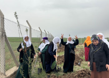 ‘Em ê bi Serokê xwe re li vir hejîran bixwin’