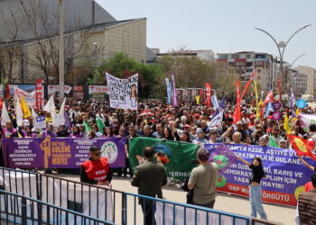 Ji Wanê bang kirin: Deng û tekoşîna xwe bikin yek