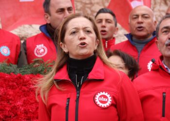 DÎSK’î binê ablukayî de çelenk rona