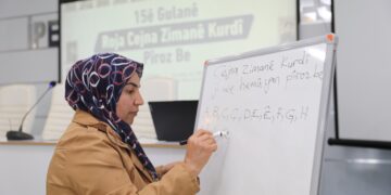 Şaredariya Rêya Armûşê polên zimanê kurdî zêde kir