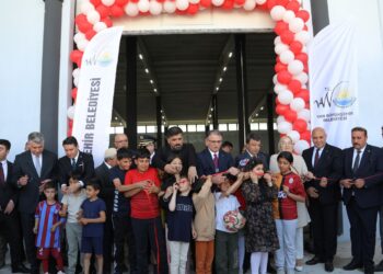 Qeyûmê Wanê bazara taxê ya vekirî ji nû ve da vekirin!