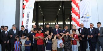 Qeyûmê Wanê bazara taxê ya vekirî ji nû ve da vekirin!