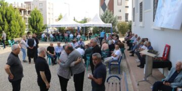 Bi hezaran kes çûn şîna Sirri Sureyya Onder