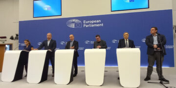 Koma Xebatê ya Kurd a PEyê: Divê girtiyên siyasî bên berdan