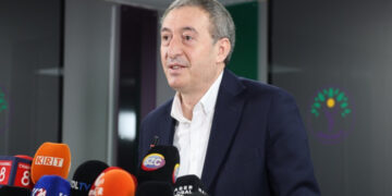 Bakirhan: Ê ke xo nêbedilnê do vîndî bikerê