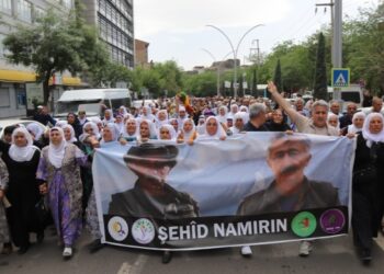 Girseya ji Mêrdînê hat ber bi Qada Şêx Seîd ve meşiyan