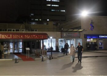 Akademîsyen Cenk Yîgîter rastî êrîşa çekdarî hat