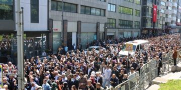 Seba Sirri Sureyya Onderî rayîrşîyayîş