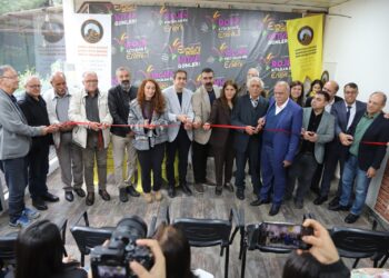 Hemşaredarê Amedî beşdarê akerdişê rojê kitaban bîyî