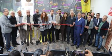 Hemşaredarê Amedî beşdarê akerdişê rojê kitaban bîyî