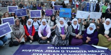 Li Stenbolê li dijî kuştina jinan çalakî hate lidarxistin