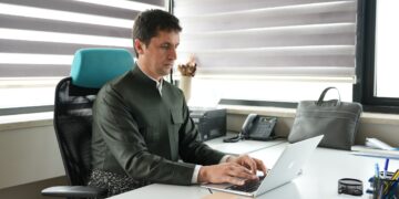 Xeta WhatsAppî ya ALO KURDKÎ xizmetê şarî de ya