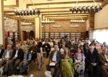 Konferansa PENa Kurd dest pê kir: Divê Kurdî bibe zimanê fermî