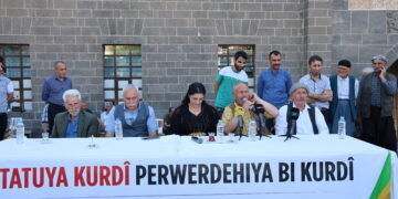 Dîwana Dengbêjan eleqeyek mezin dît