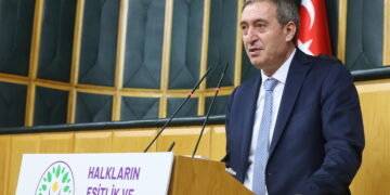 Bakirhan: Kurd dixwazin di nav aştiyê de bi ziman û hebûna xwe bijîn