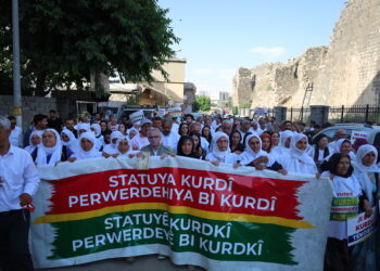 Li Botanê daxwaza perwerdehiya zimanê kurdî kirin