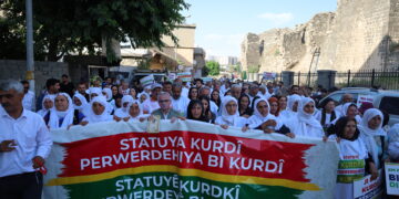 Li Botanê daxwaza perwerdehiya zimanê kurdî kirin