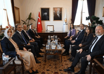 Civîna DEM Partî û AKPê du saet û nîvan dom kir