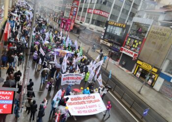 Bi hezaran kedkar li Amed û Stenbolê kom bûn