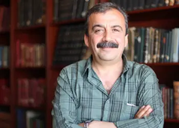 Semedê wefatê Sirri Sureyya Onderî Îlankerdişê Meclîsê Kirmanckî taloq bi