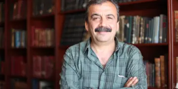 Semedê wefatê Sirri Sureyya Onderî Îlankerdişê Meclîsê Kirmanckî taloq bi