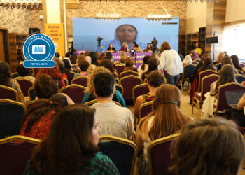 Jinên Kurd tecrûbeyên xwe di torê de kom dikin