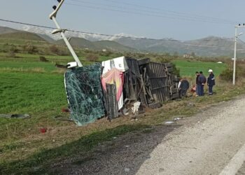 Li Wanê otobusek qelibî: 28 kes birîndar bûn