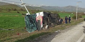 Li Wanê otobusek qelibî: 28 kes birîndar bûn