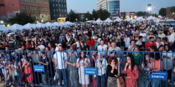 MED-DERê bi şahiyekê belge dan xwendekarên xwe