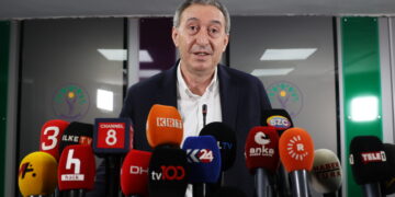 Du rê li pêşiya Tirkiyeyê ne