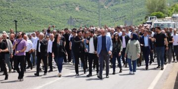 Li Dêrsimê hêrsa bi hezaran kes rê da vekirin