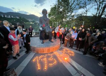 38î bi lorik û gulbangan ard vîrî