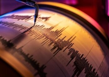 Dengizê Ege de bi girdîya 6.0 de erd lerza