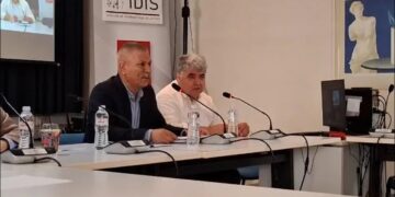 Ji bo pirsgirêka Kurd li Atînayê kom bûn