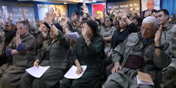 Di 47 salan de 12 kongre: Li dîrokê navê xwe nivîsand