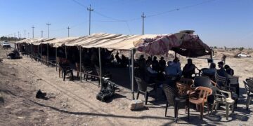 Çalakiya xelkê Mexmûrê ya li dijî dorpêçê didome