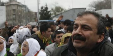 Xeylê kesan ra seba wefatê Sirri Sureyya Onderî mesajê serweşîye