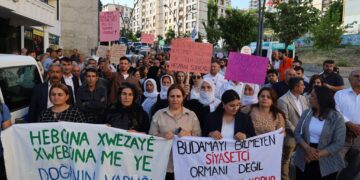 Li Şirnexê ji bo xwezayê meşiyan: Aştî ji Cûdî û Gabar destpê dike