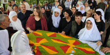 Ew bi ala Kurdistanê spartin axê