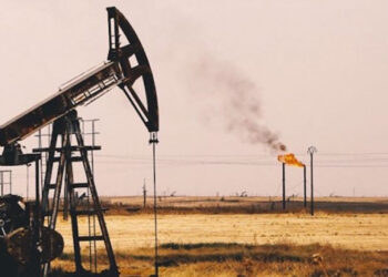 Endamên DAIŞê êrîşî hilberînerên petrolê kir