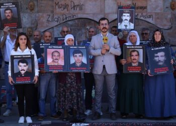 Xizmên Windayan li faîlên Serhat Kazak ê 13 salî pirsîn