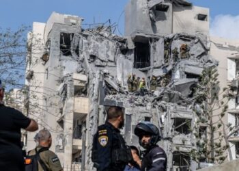 Press TV a Îranî: Adirbest dest pêkerd