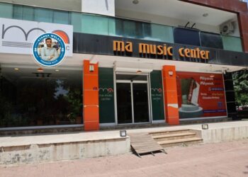 Rojanê Ma Musîcî yê 7. Nesrîn Şêrwanî rê dîyarî kenê