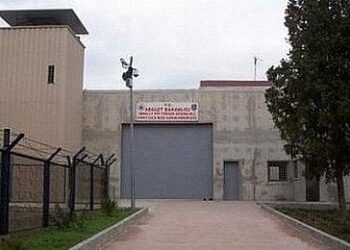 Sê girtiyên nû sewqî Îmraliyê hatin kirin