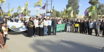 Gelê Mexmûrê li dijî ambargo û zextên Iraqê meşiyan