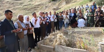 Li Şirnexê serdana goristanan kirin