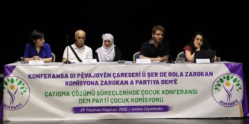 DEM Partî konferansa ‘Di pêvajoyên şer û çareseriyê de zarok’ li dar xist