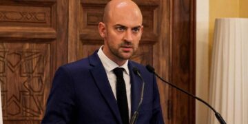 Wezîrê Karanê Teberî yê Fransayî: Ez biserûber Ebdî reyde pêvînayîşan kena